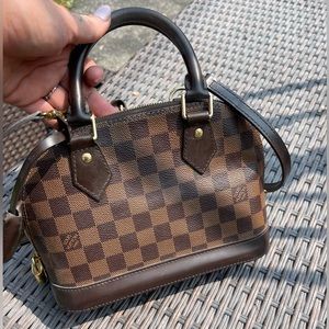 Louis Vuitton alma bb